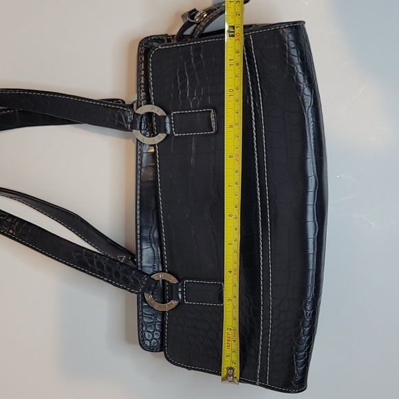 Tommy Hilfiger smaller purse bag - Picture 15 of 16